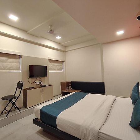 Hotel Avadh Palace, Subhash Bridge, Rto Circle, Ahmedabad Bagian luar foto