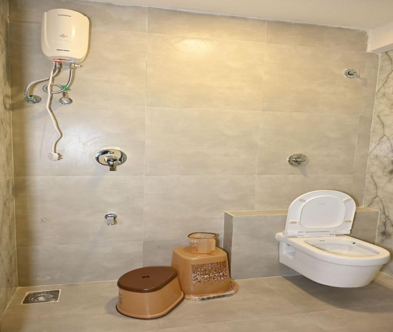 Hotel Avadh Palace, Subhash Bridge, Rto Circle, Ahmedabad Bagian luar foto