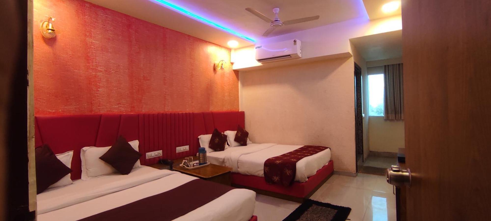 Hotel Avadh Palace, Subhash Bridge, Rto Circle, Ahmedabad Bagian luar foto