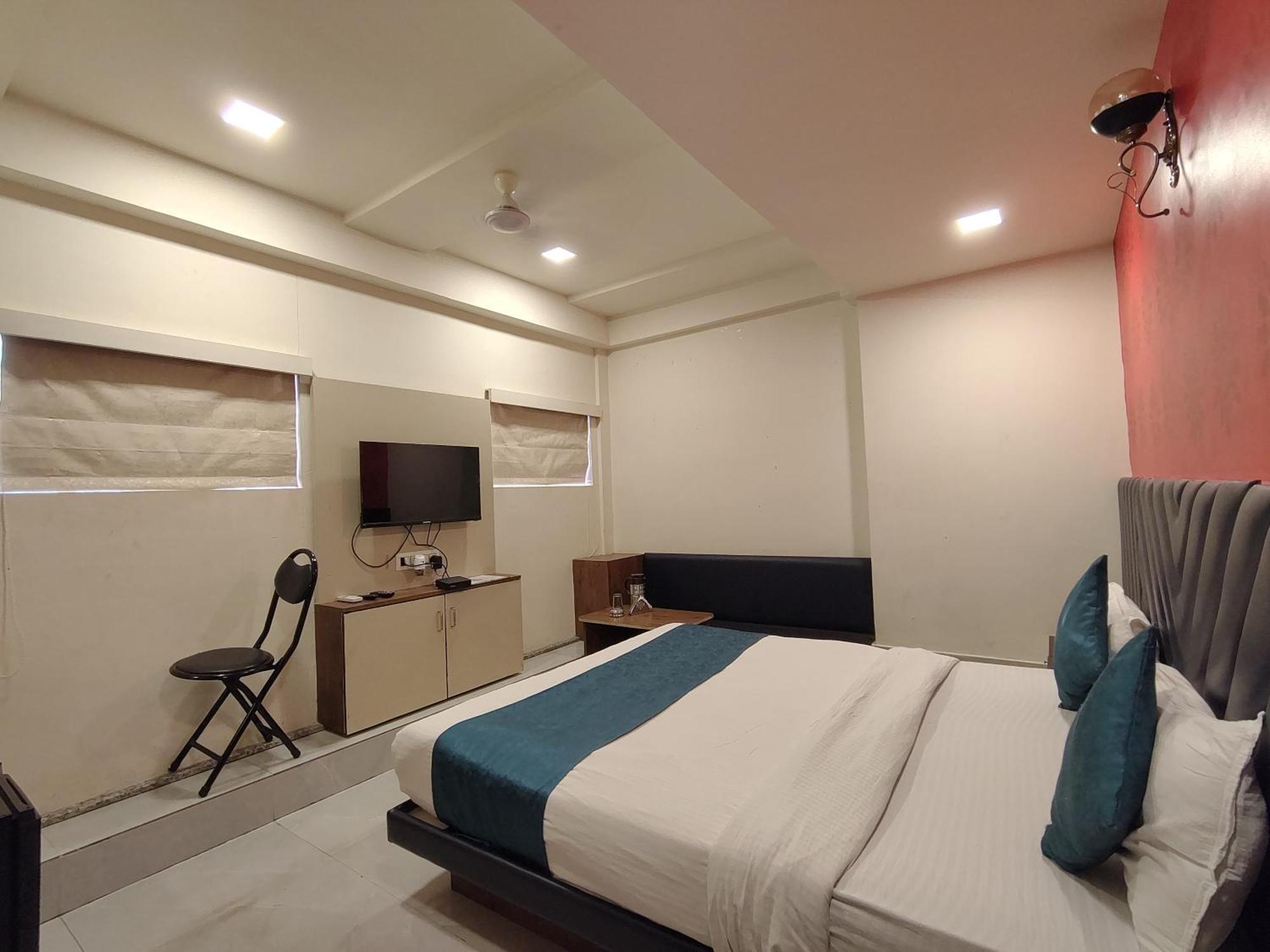 Hotel Avadh Palace, Subhash Bridge, Rto Circle, Ahmedabad Bagian luar foto