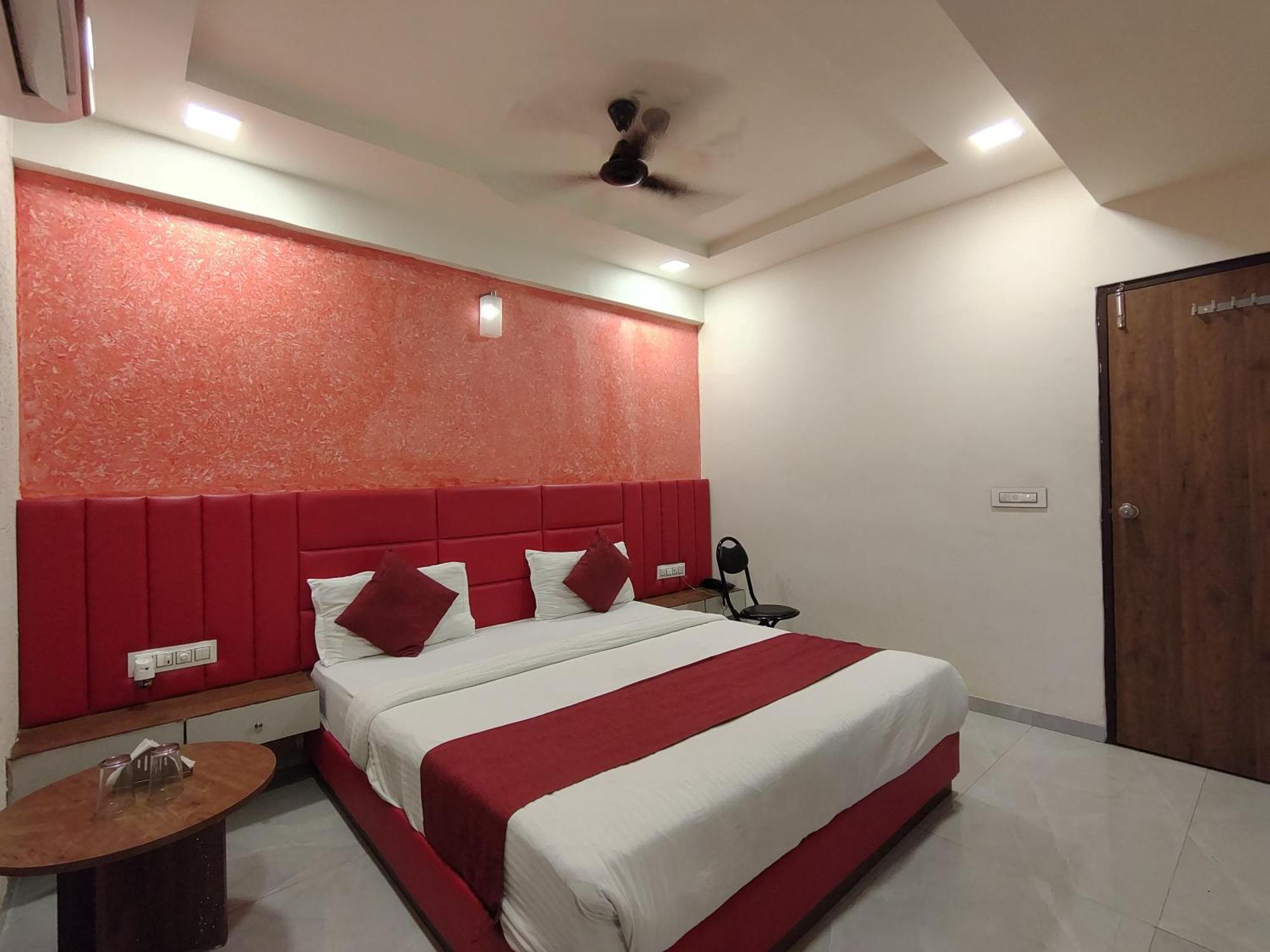Hotel Avadh Palace, Subhash Bridge, Rto Circle, Ahmedabad Bagian luar foto