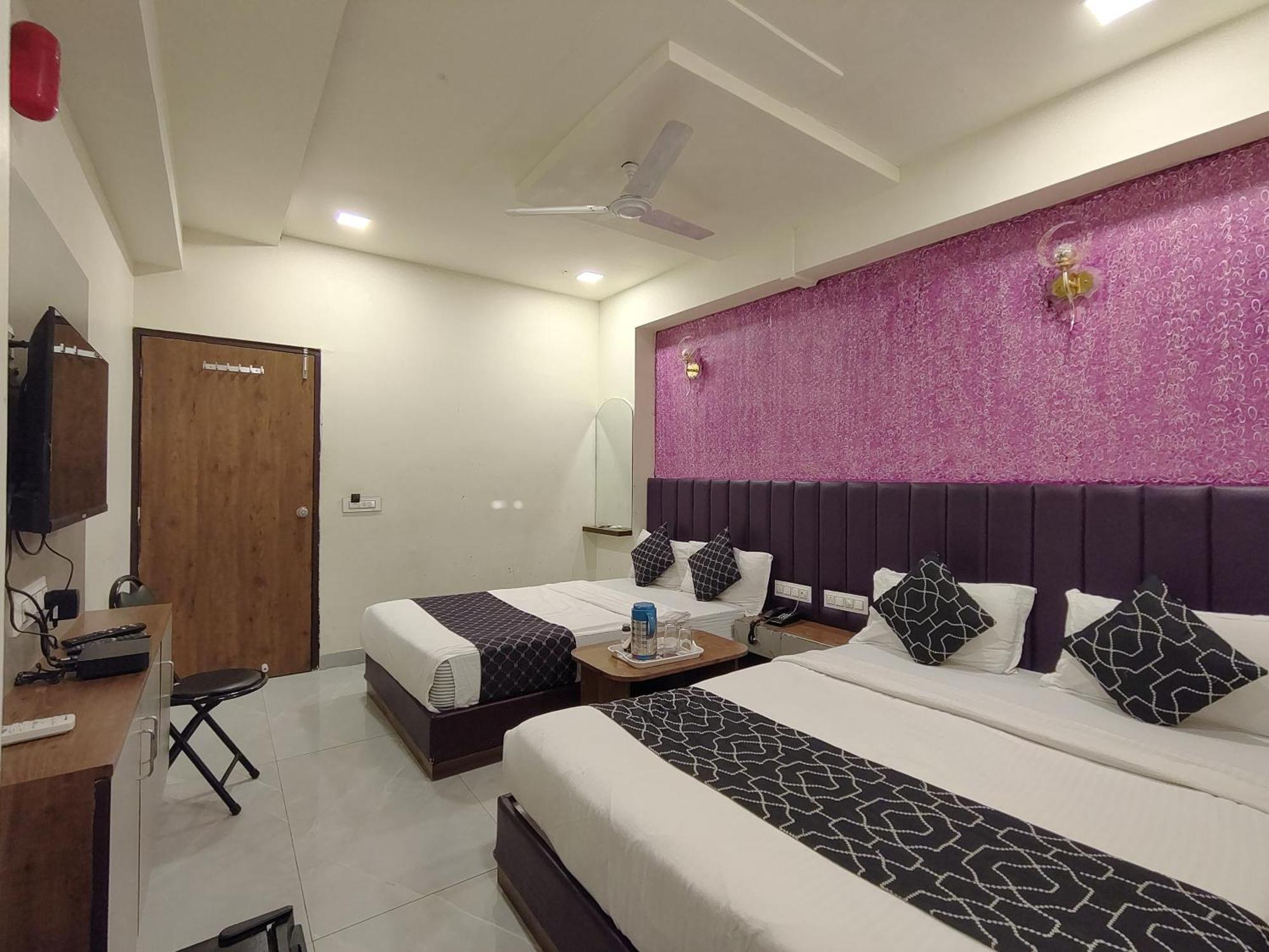 Hotel Avadh Palace, Subhash Bridge, Rto Circle, Ahmedabad Bagian luar foto