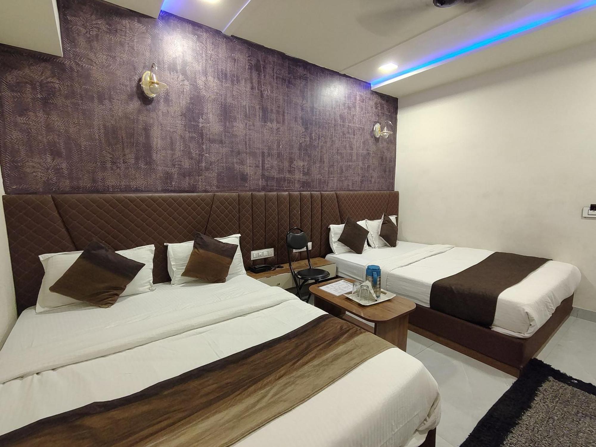Hotel Avadh Palace, Subhash Bridge, Rto Circle, Ahmedabad Bagian luar foto