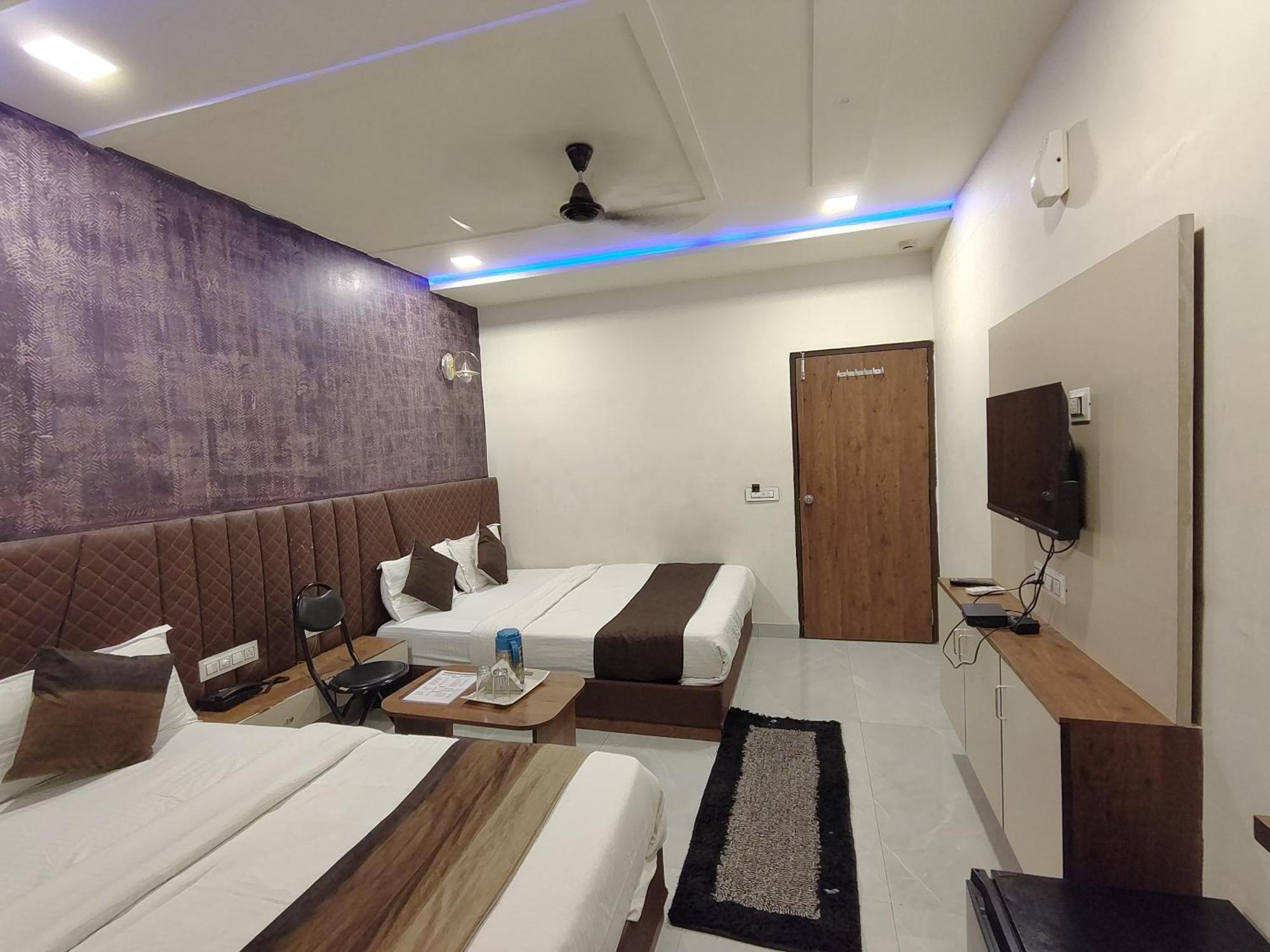 Hotel Avadh Palace, Subhash Bridge, Rto Circle, Ahmedabad Bagian luar foto